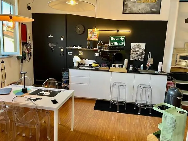 Astra Cinematic Loft Πίζα