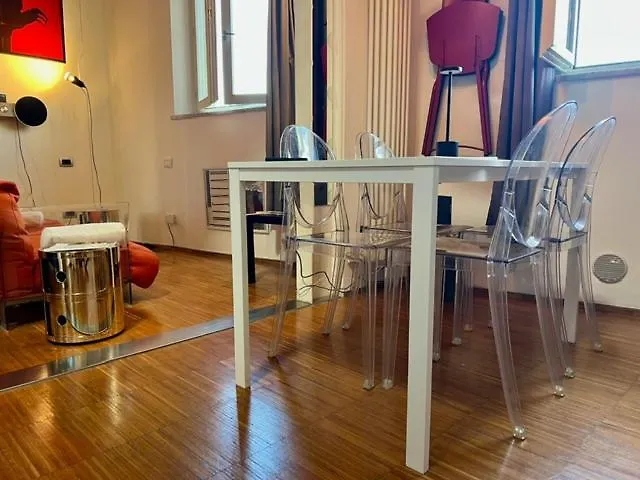 Astra Cinematic Loft Πίζα