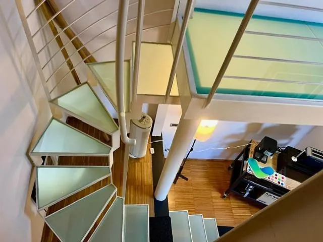 Astra Cinematic Loft Πίζα